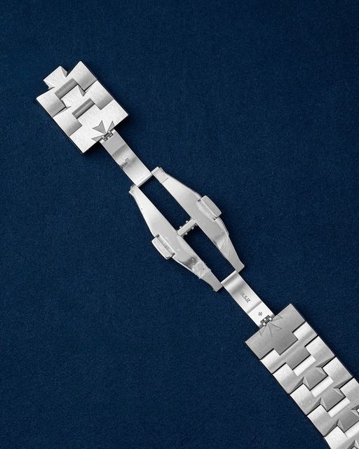 Vacheron Constantin Overseas 7920V/210A-B334 Image 4